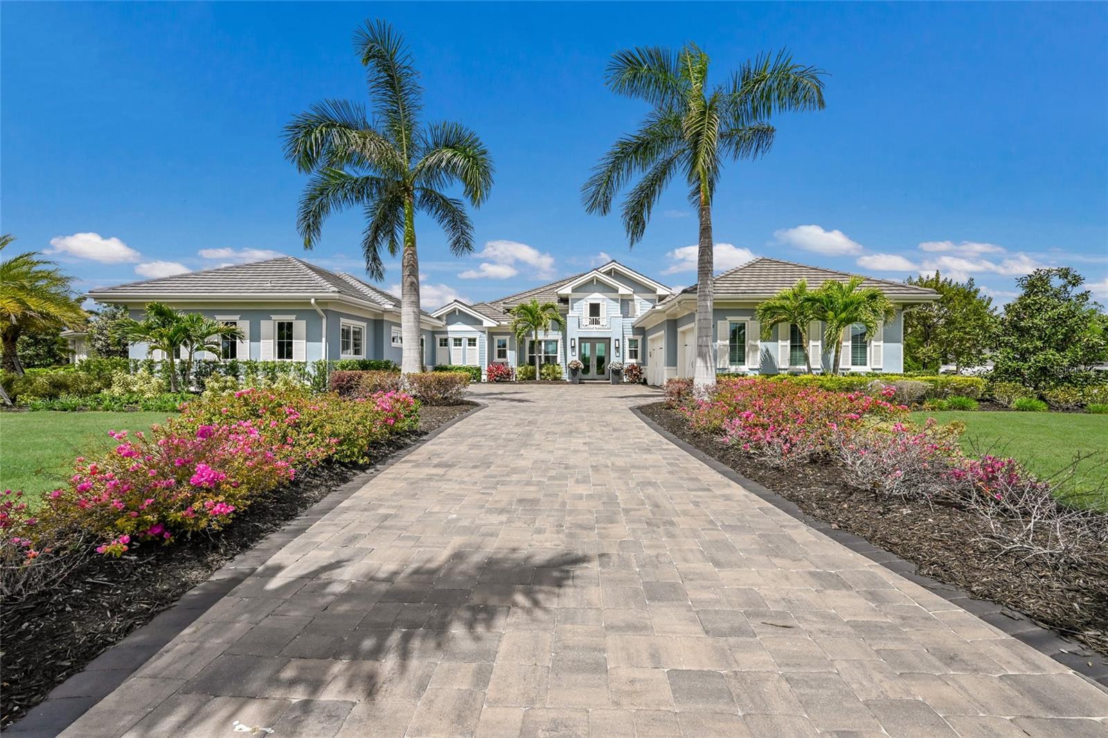 Single Family Residence in LAKEWOOD RANCH, FL - Daniel Dourado