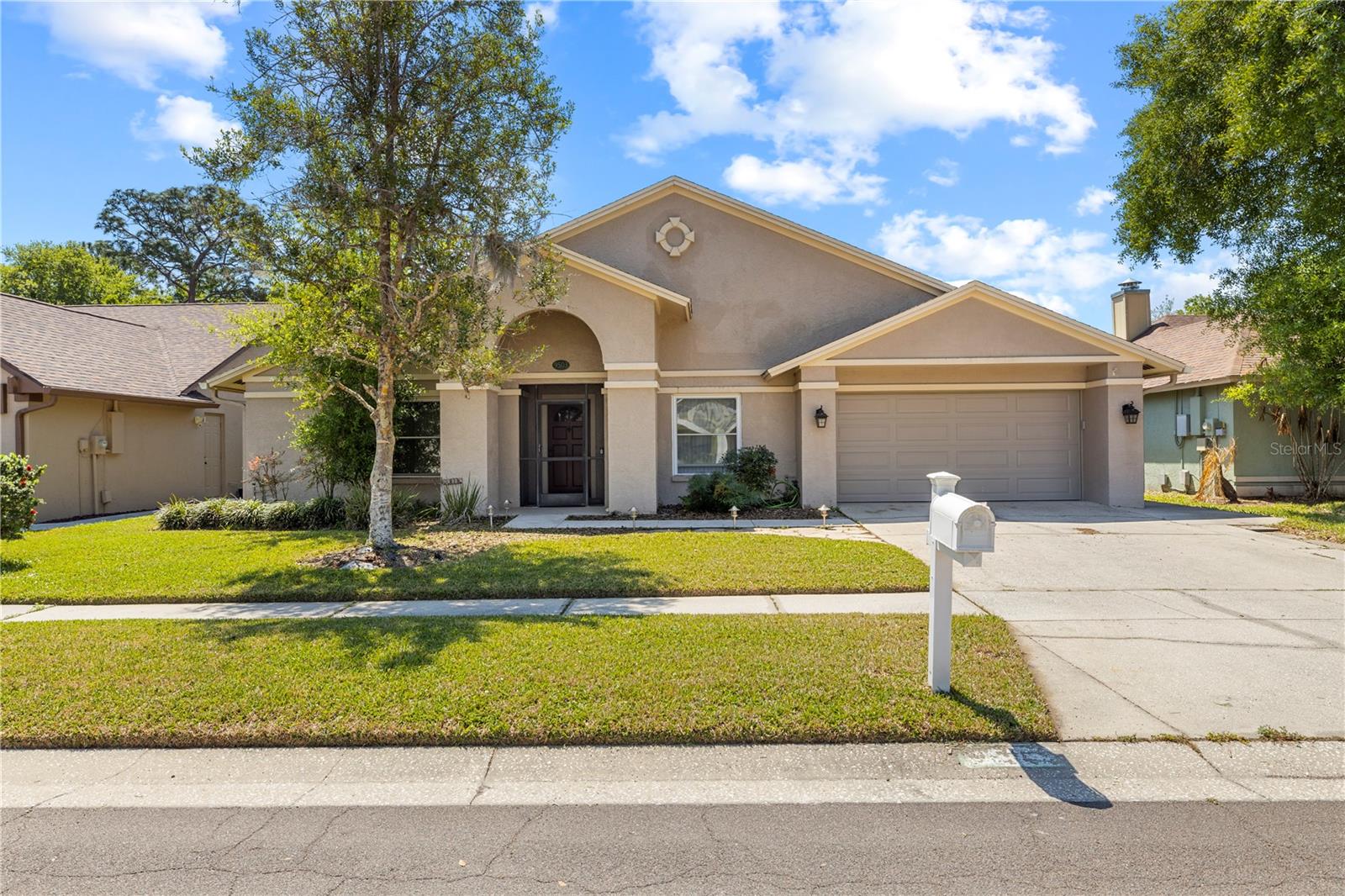 Single Family Residence in TAMPA, FL - Daniel Dourado