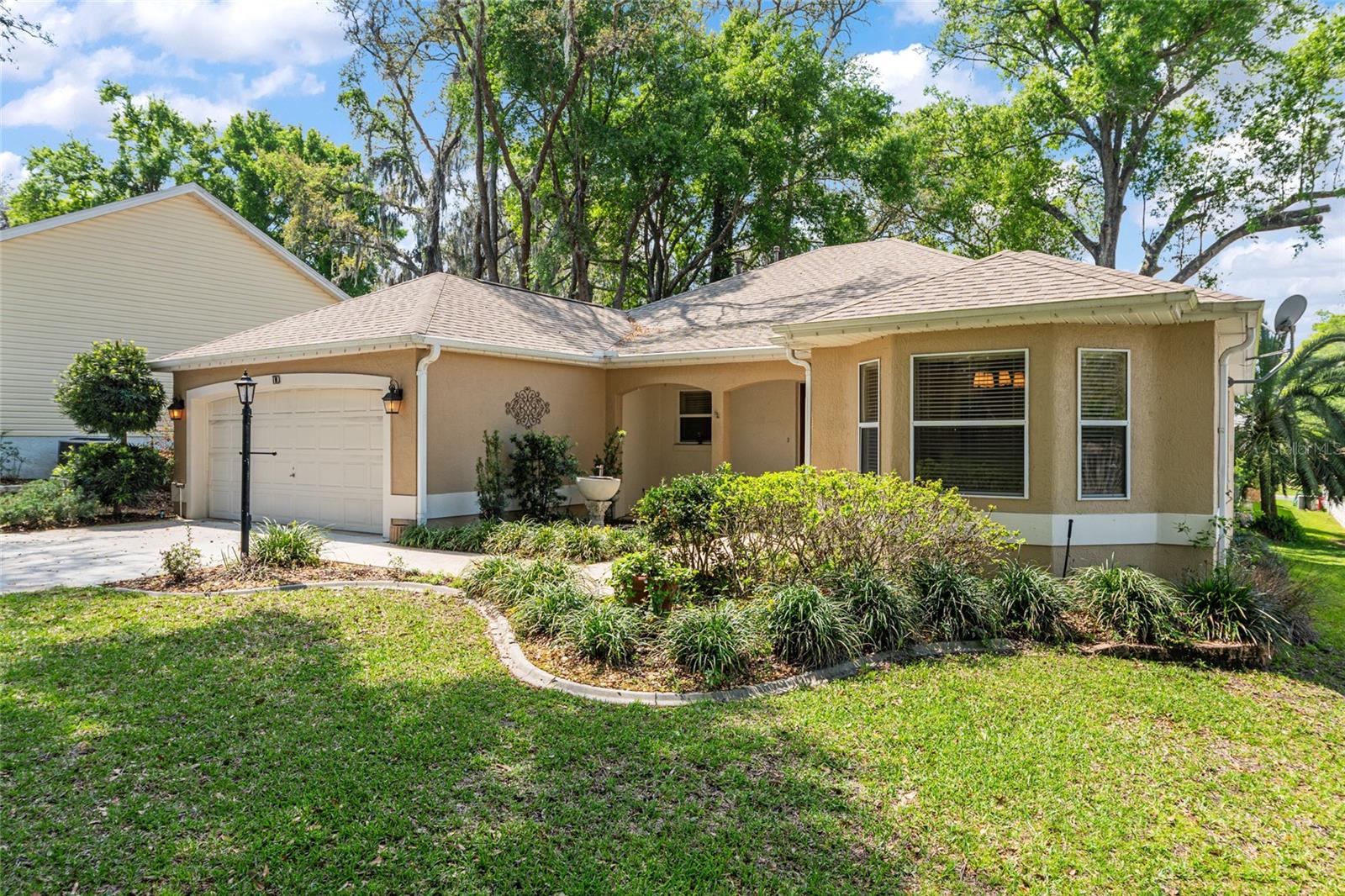 Single Family Residence in THE VILLAGES, FL - Daniel Dourado