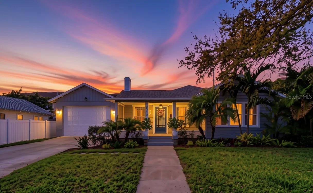 Single Family Residence em ST PETERSBURG, FL - Daniel Dourado