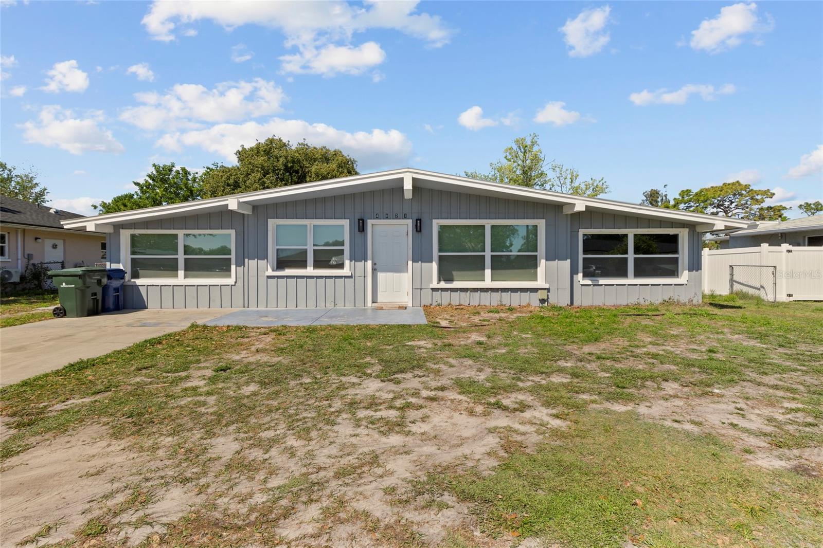 Single Family Residence in SARASOTA, FL - Daniel Dourado