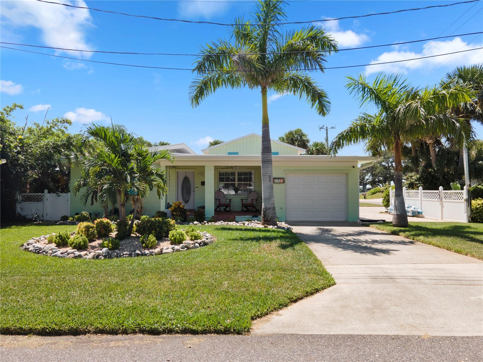 Single Family Residence in PORT ORANGE, FL - Daniel Dourado