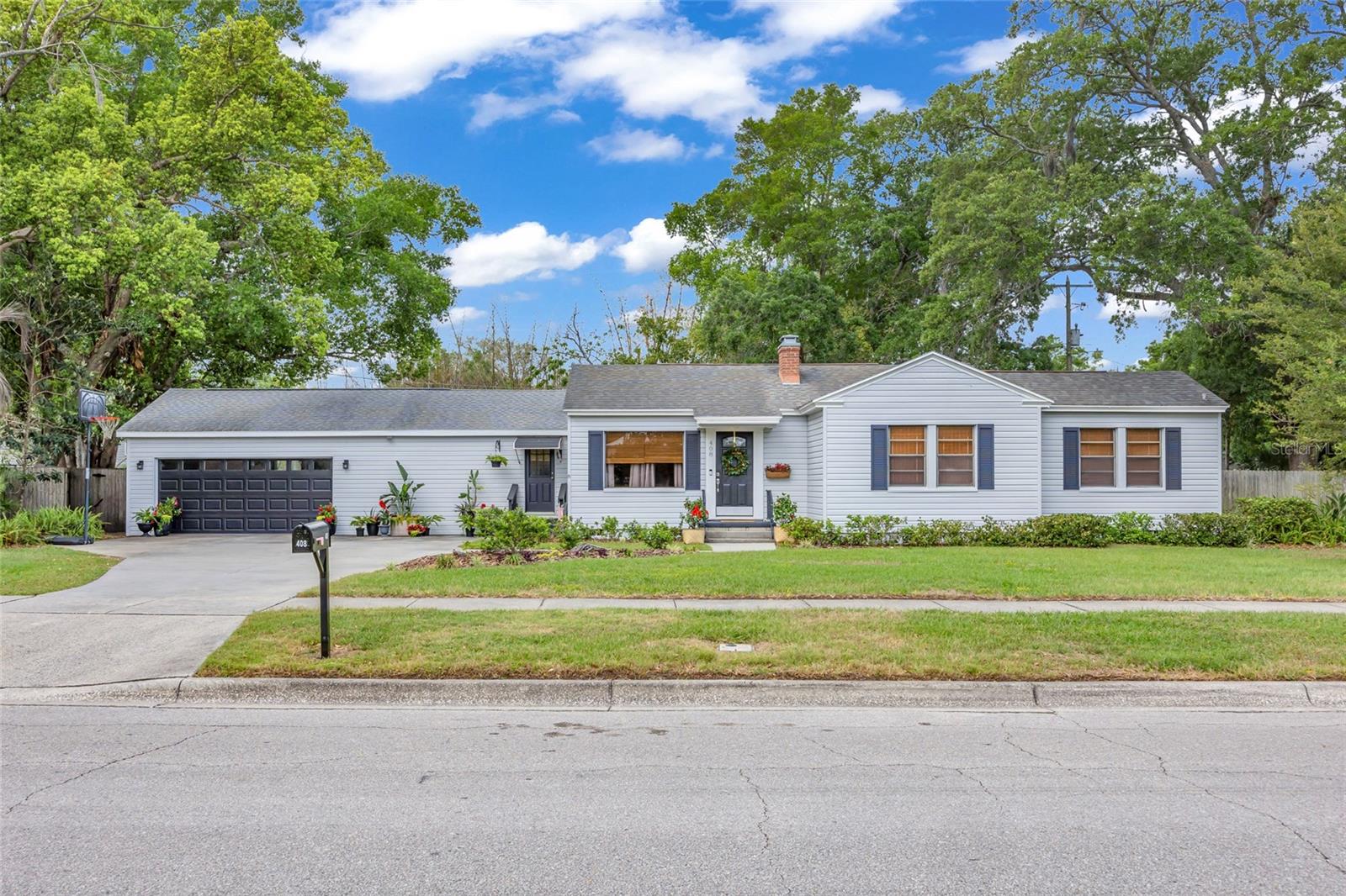 Single Family Residence in WINTER GARDEN, FL - Daniel Dourado