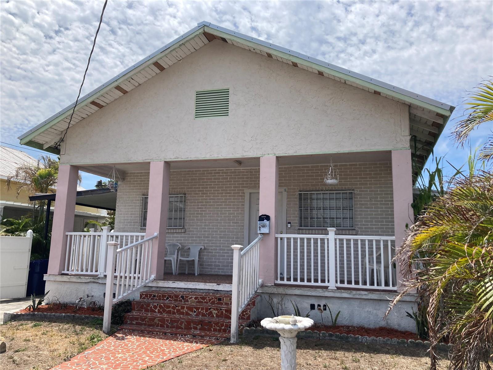 Single Family Residence in TAMPA, FL - Daniel Dourado