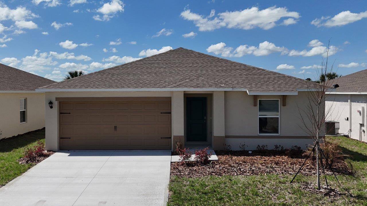 Single Family Residence in LAKE WALES, FL - Daniel Dourado