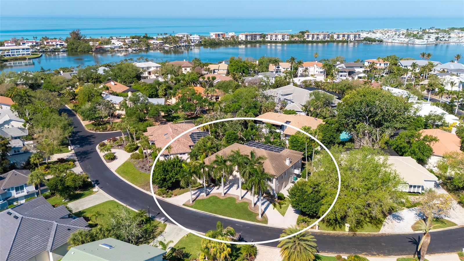 Single Family Residence in LONGBOAT KEY, FL - Daniel Dourado