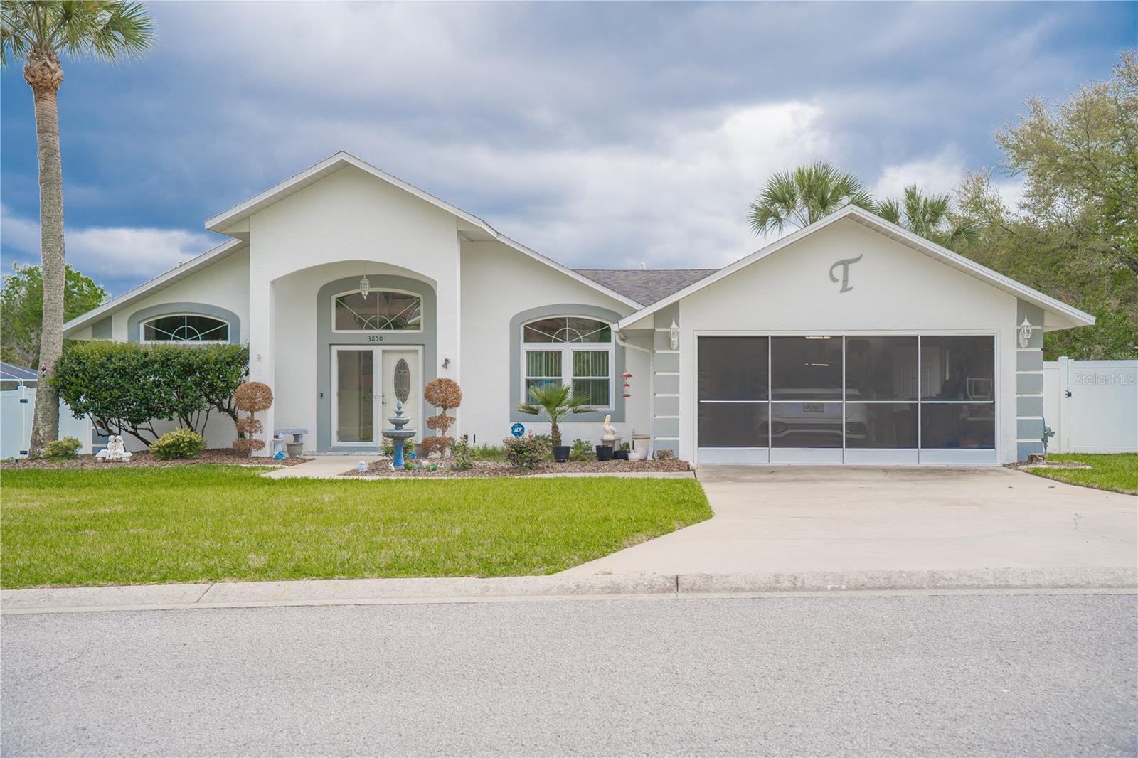 Single Family Residence in OCALA, FL - Daniel Dourado
