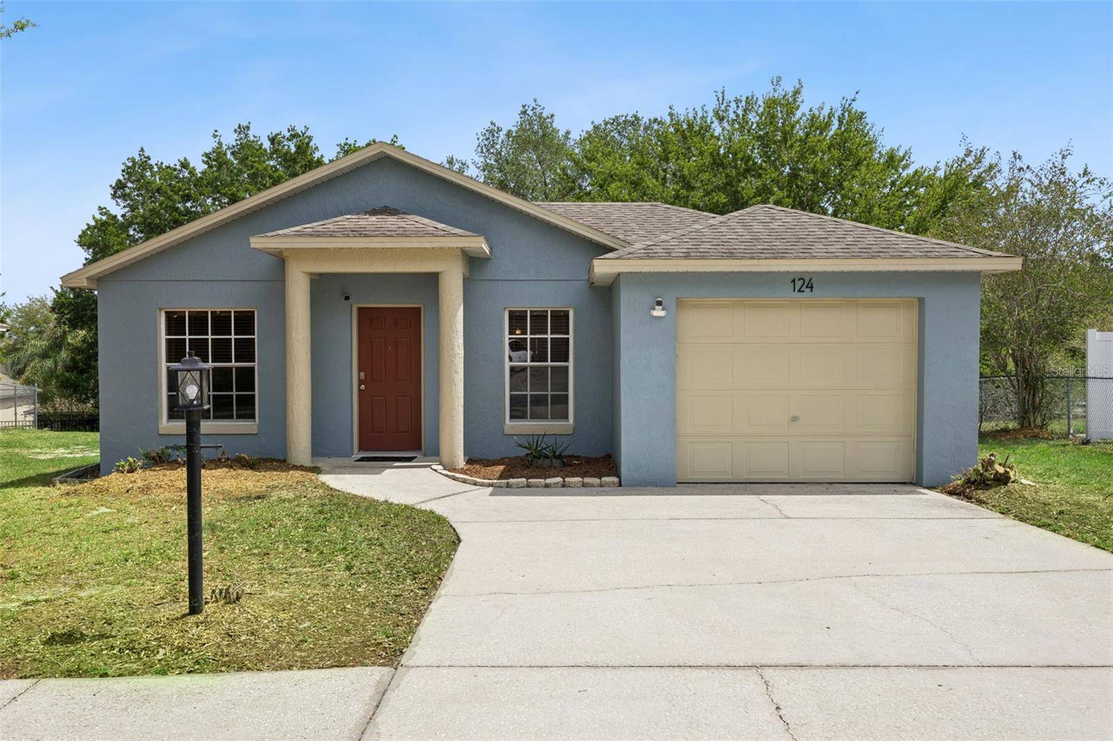 Single Family Residence in AUBURNDALE, FL - Daniel Dourado