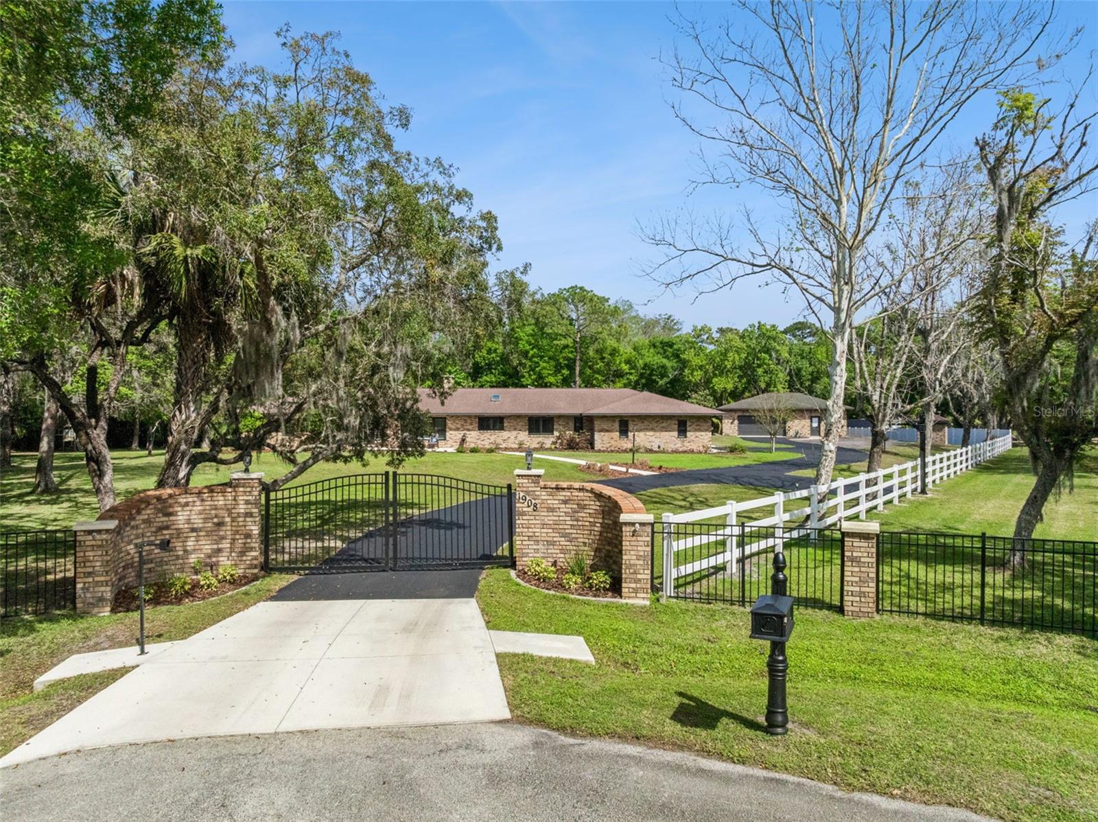 Single Family Residence in PORT ORANGE, FL - Daniel Dourado