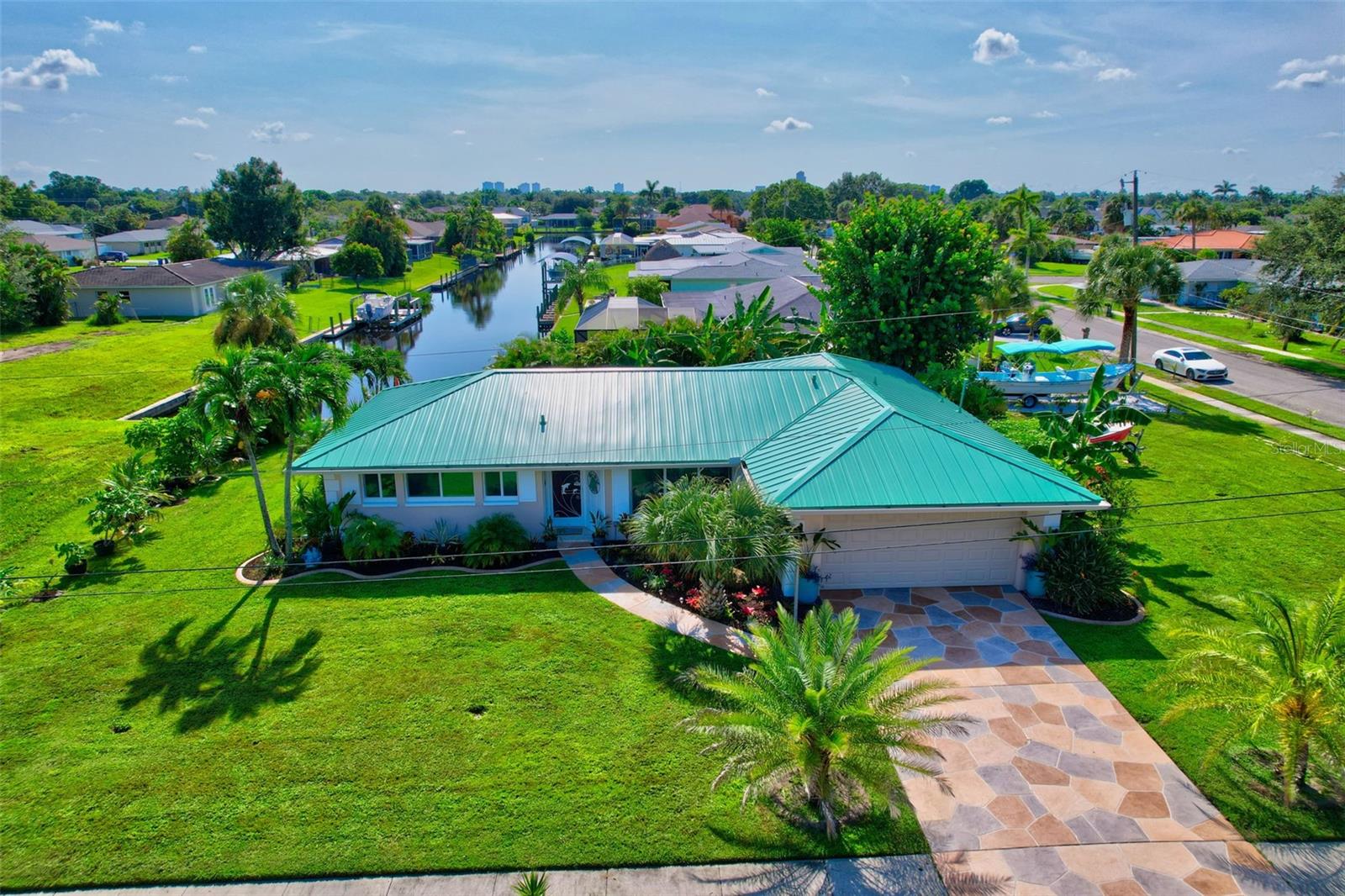 Single Family Residence em NORTH FORT MYERS, FL - Daniel Dourado