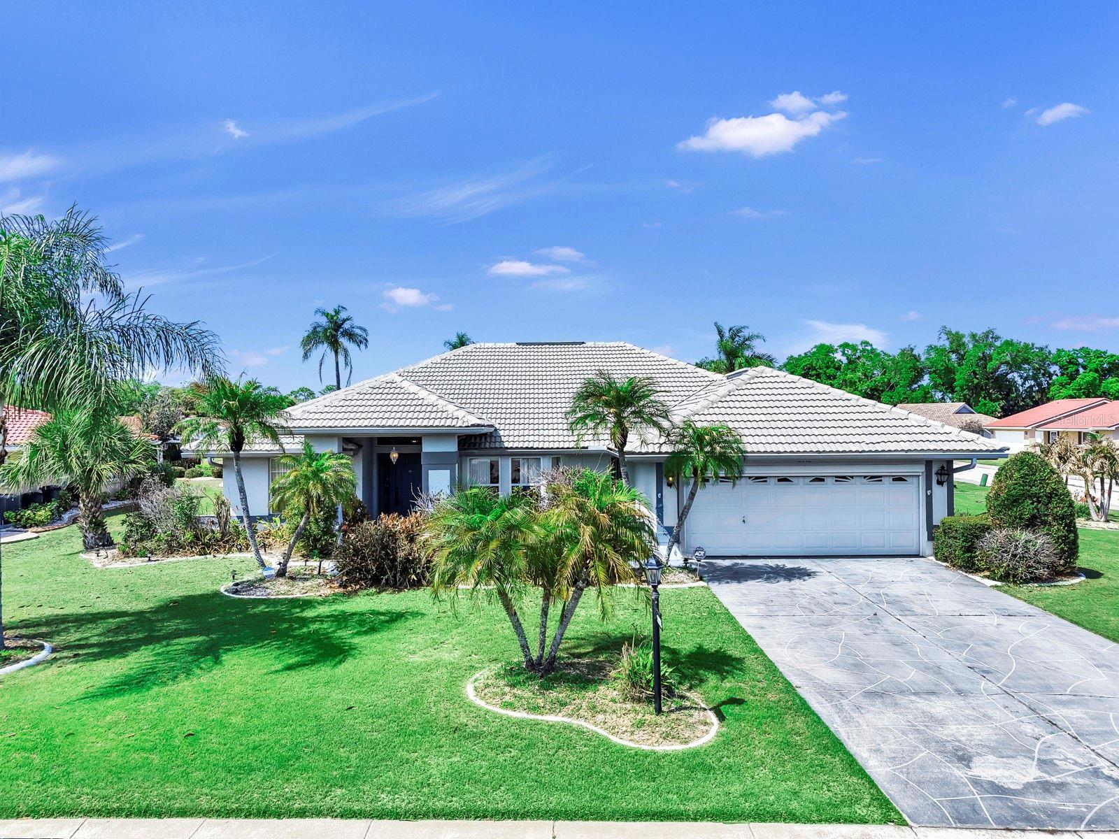 Single Family Residence in SUN CITY CENTER, FL - Daniel Dourado