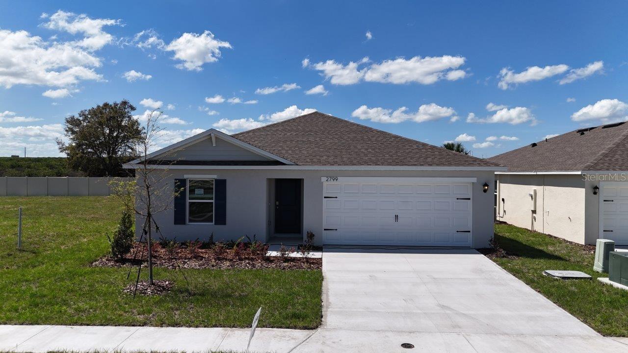 Single Family Residence in LAKE WALES, FL - Daniel Dourado