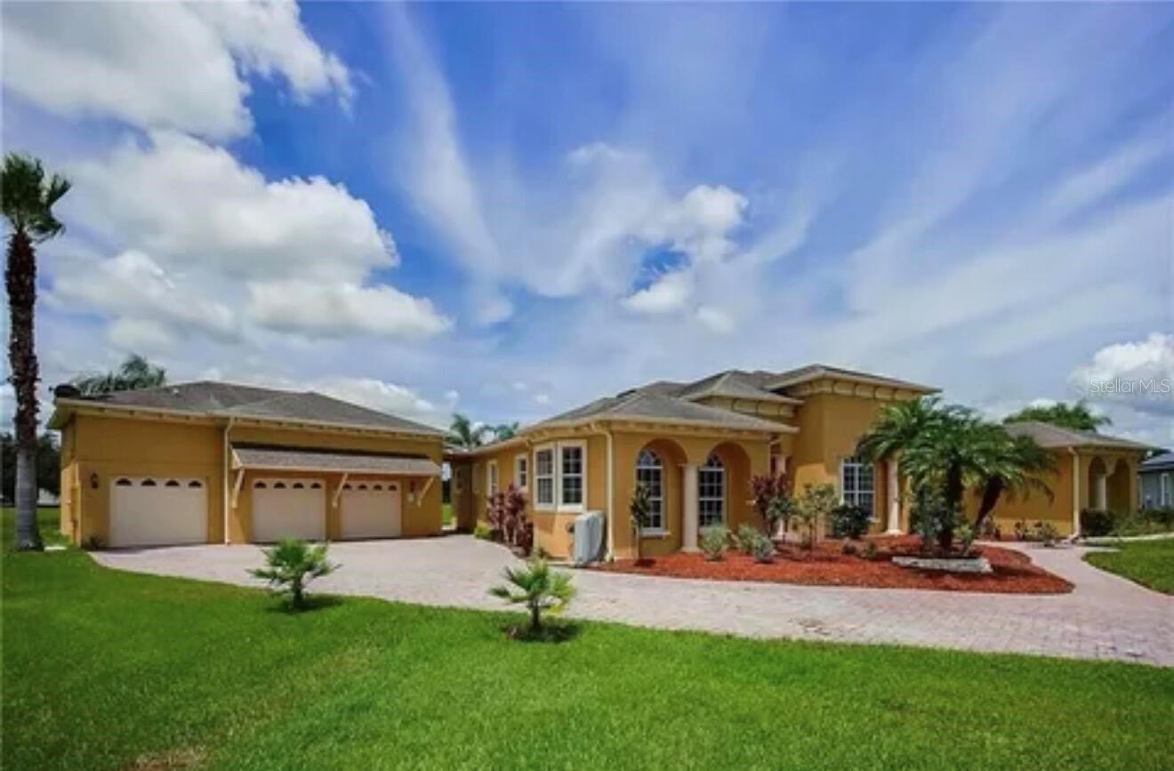 Single Family Residence em KISSIMMEE, FL - Daniel Dourado