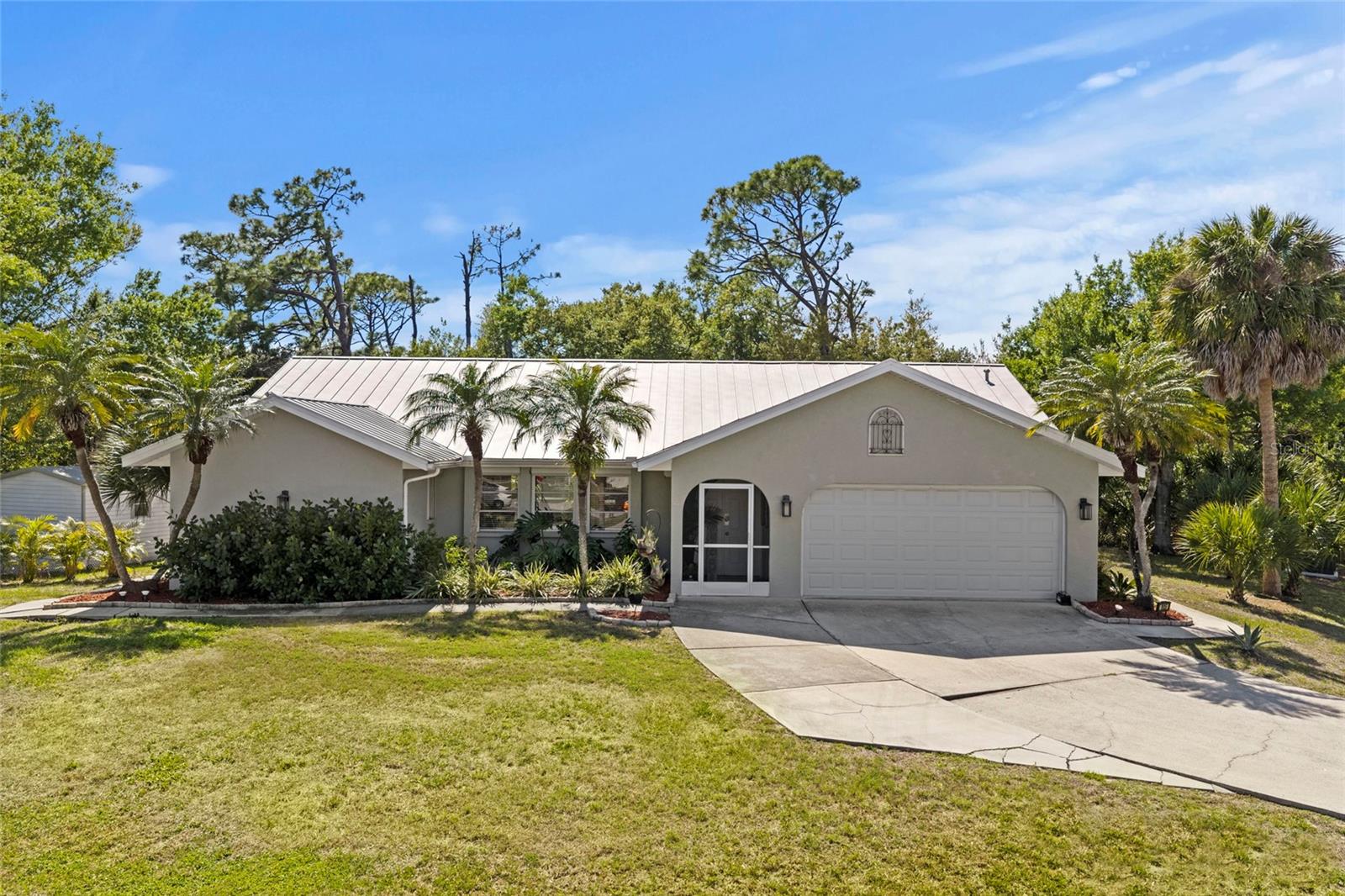 Single Family Residence em PORT CHARLOTTE, FL - Daniel Dourado