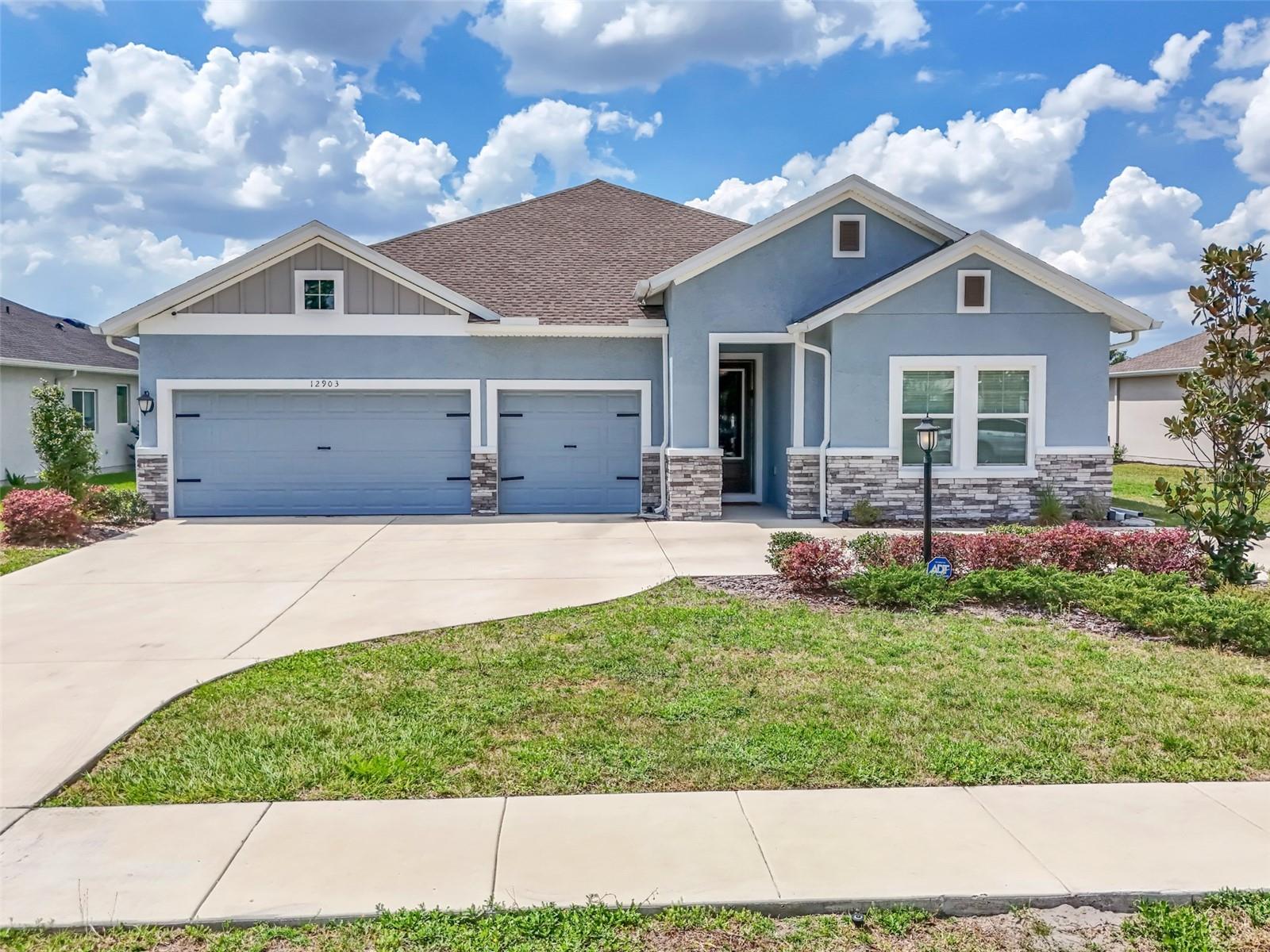 Single Family Residence in SAN ANTONIO, FL - Daniel Dourado