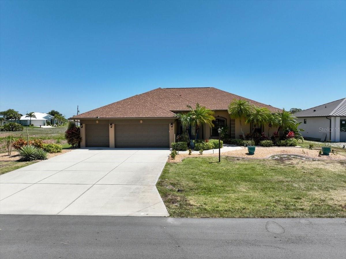 Single Family Residence em ROTONDA WEST, FL - Daniel Dourado