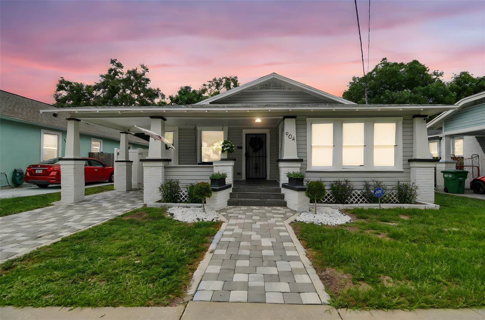 Single Family Residence in TAMPA, FL - Daniel Dourado
