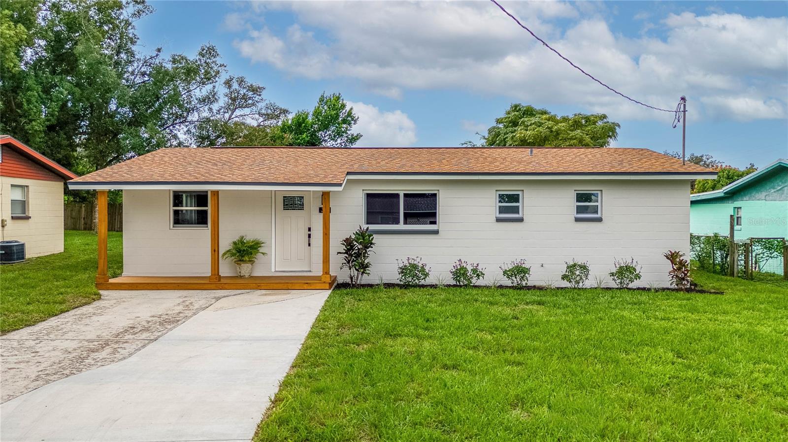Single Family Residence in AVON PARK, FL - Daniel Dourado