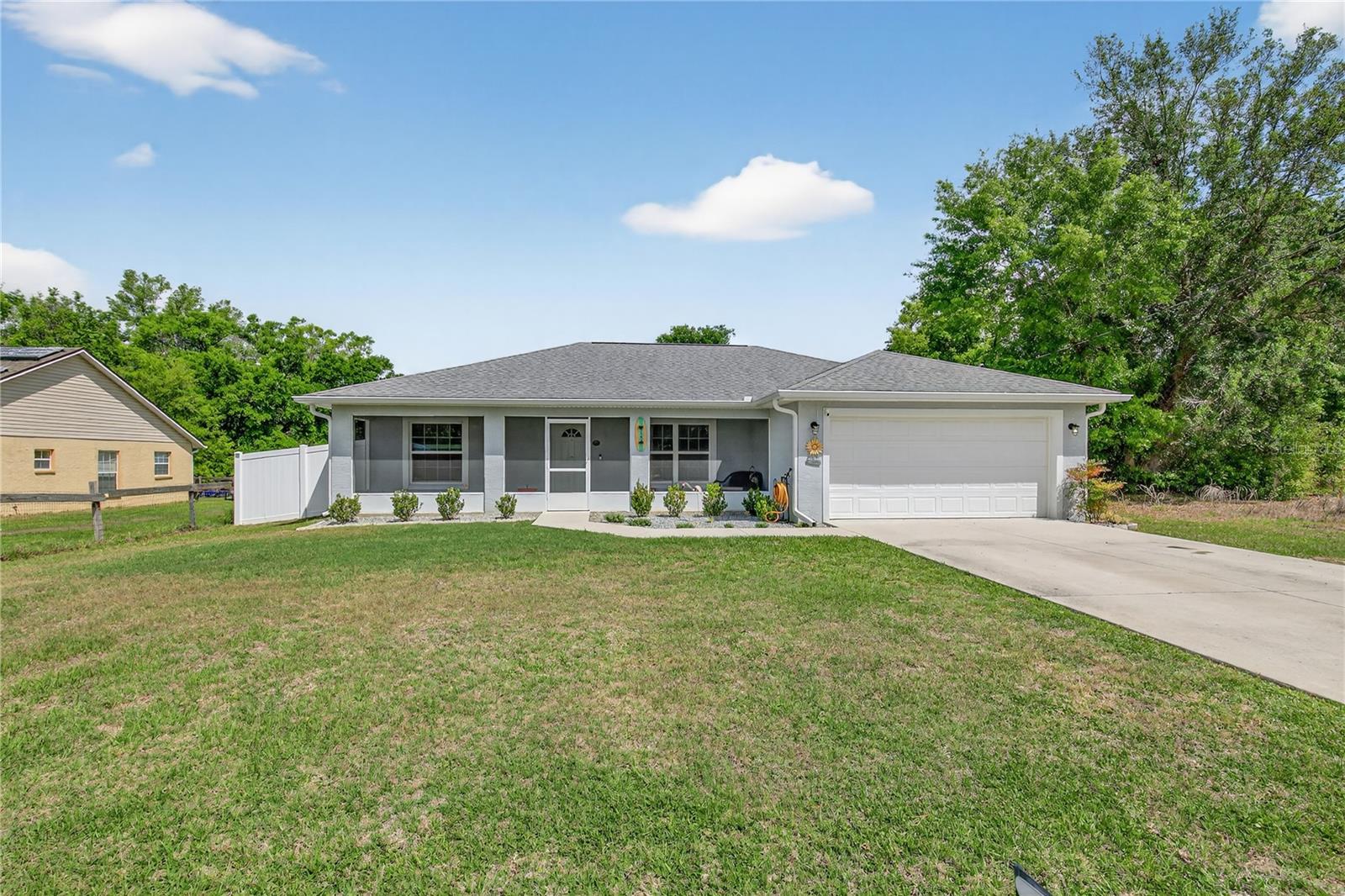 Single Family Residence in SUMMERFIELD, FL - Daniel Dourado