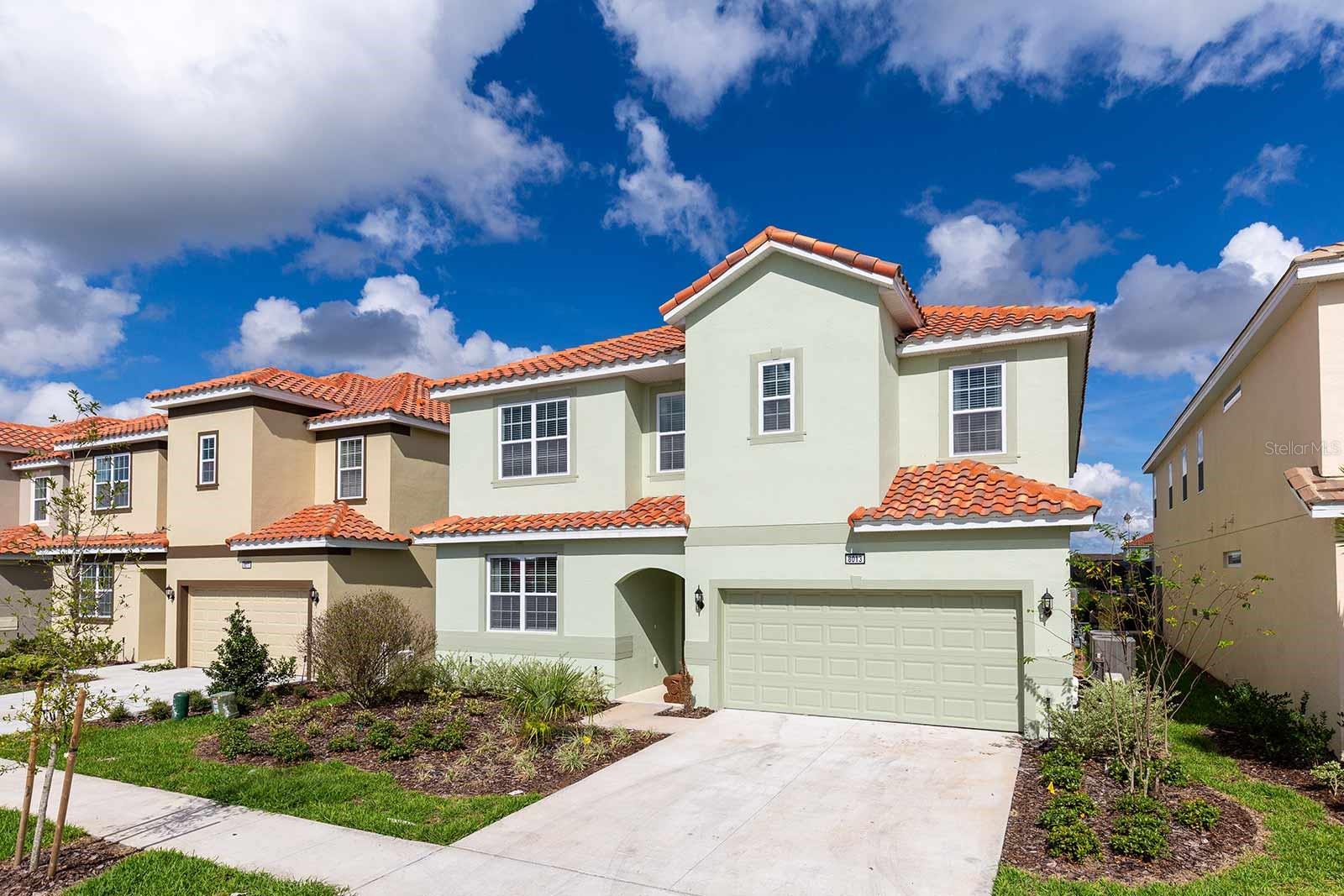 Single Family Residence in DAVENPORT, FL - Daniel Dourado