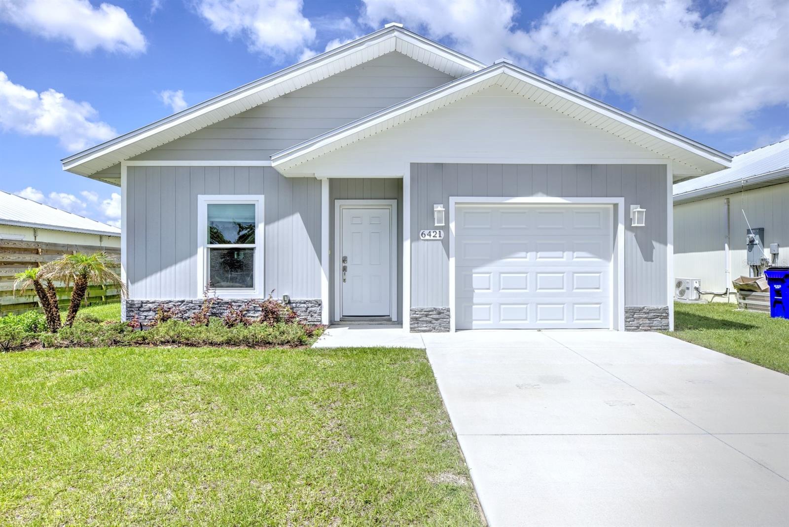 Single Family Residence in SEBRING, FL - Daniel Dourado