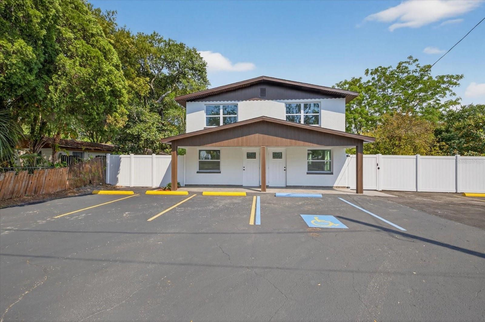 Single Family Residence em NEW PORT RICHEY, FL - Daniel Dourado