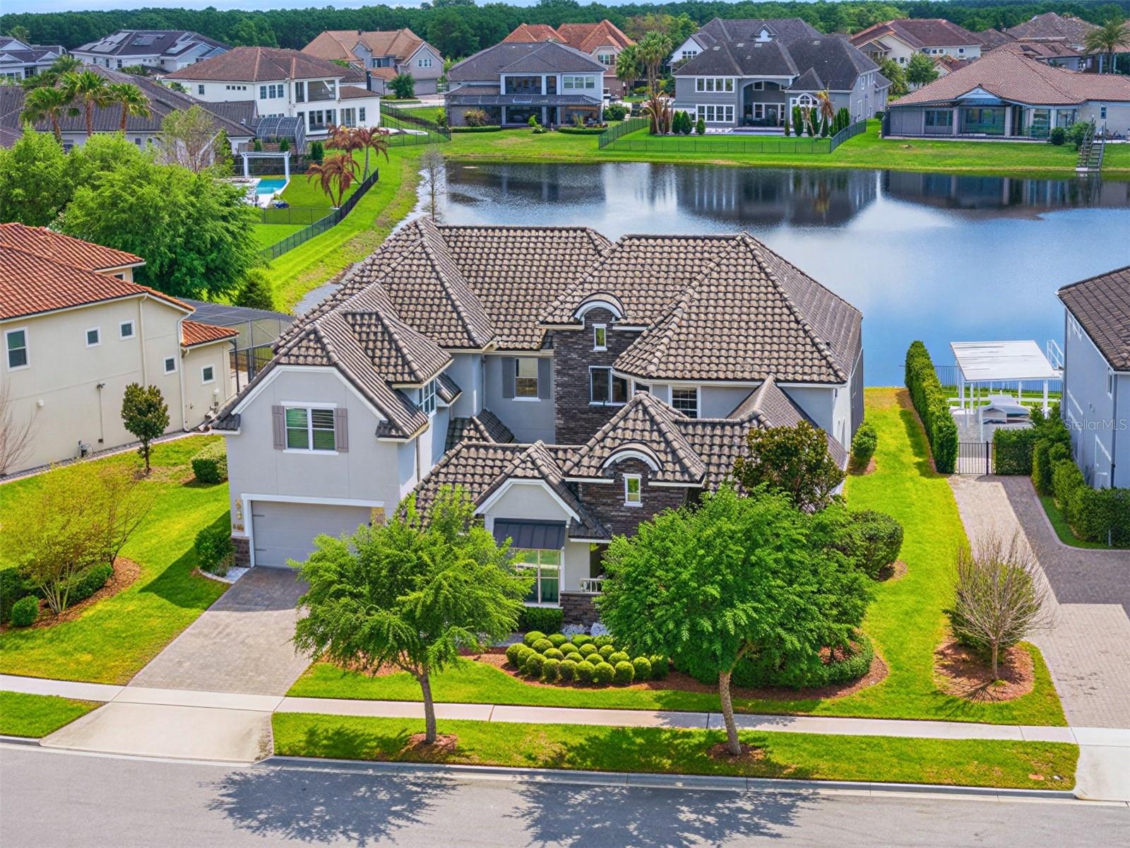 Single Family Residence in ORLANDO, FL - Daniel Dourado