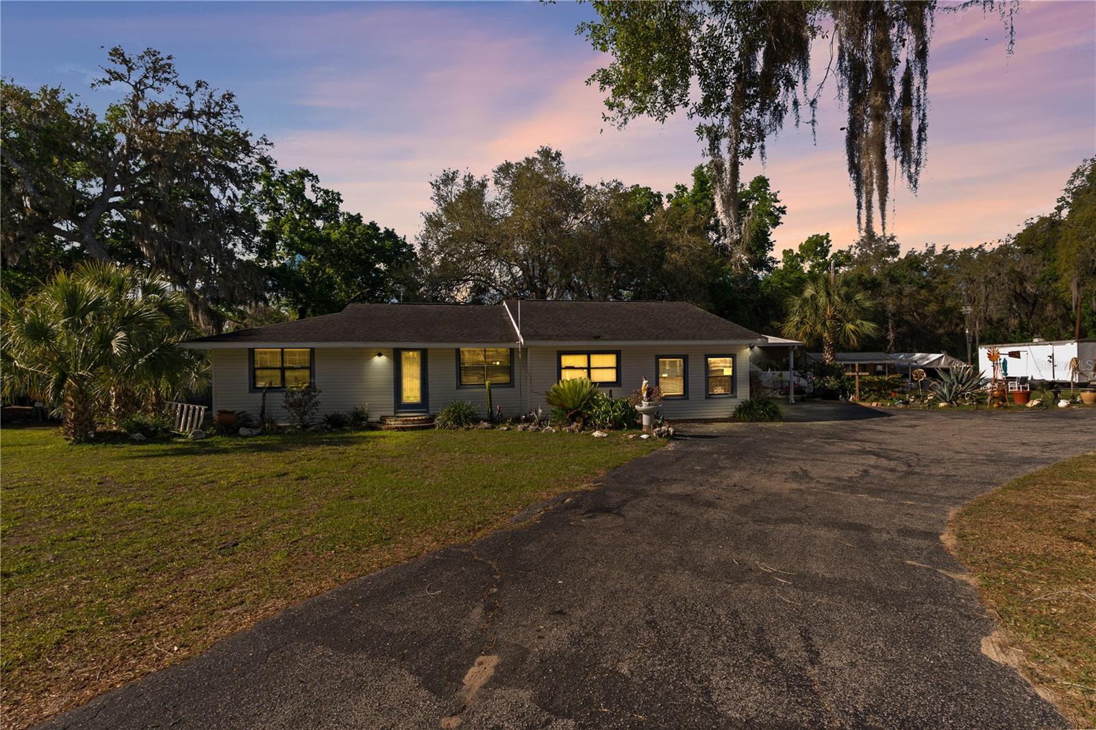 Single Family Residence em LADY LAKE, FL - Daniel Dourado