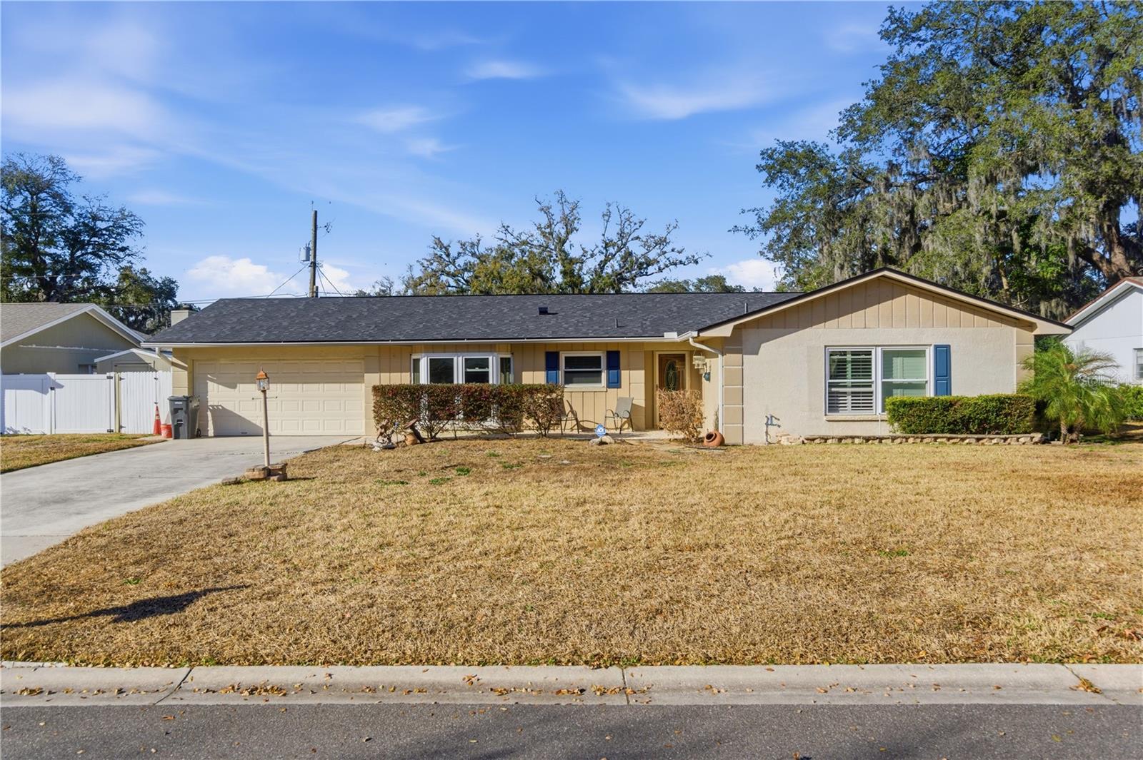 Single Family Residence em BRANDON, FL - Daniel Dourado