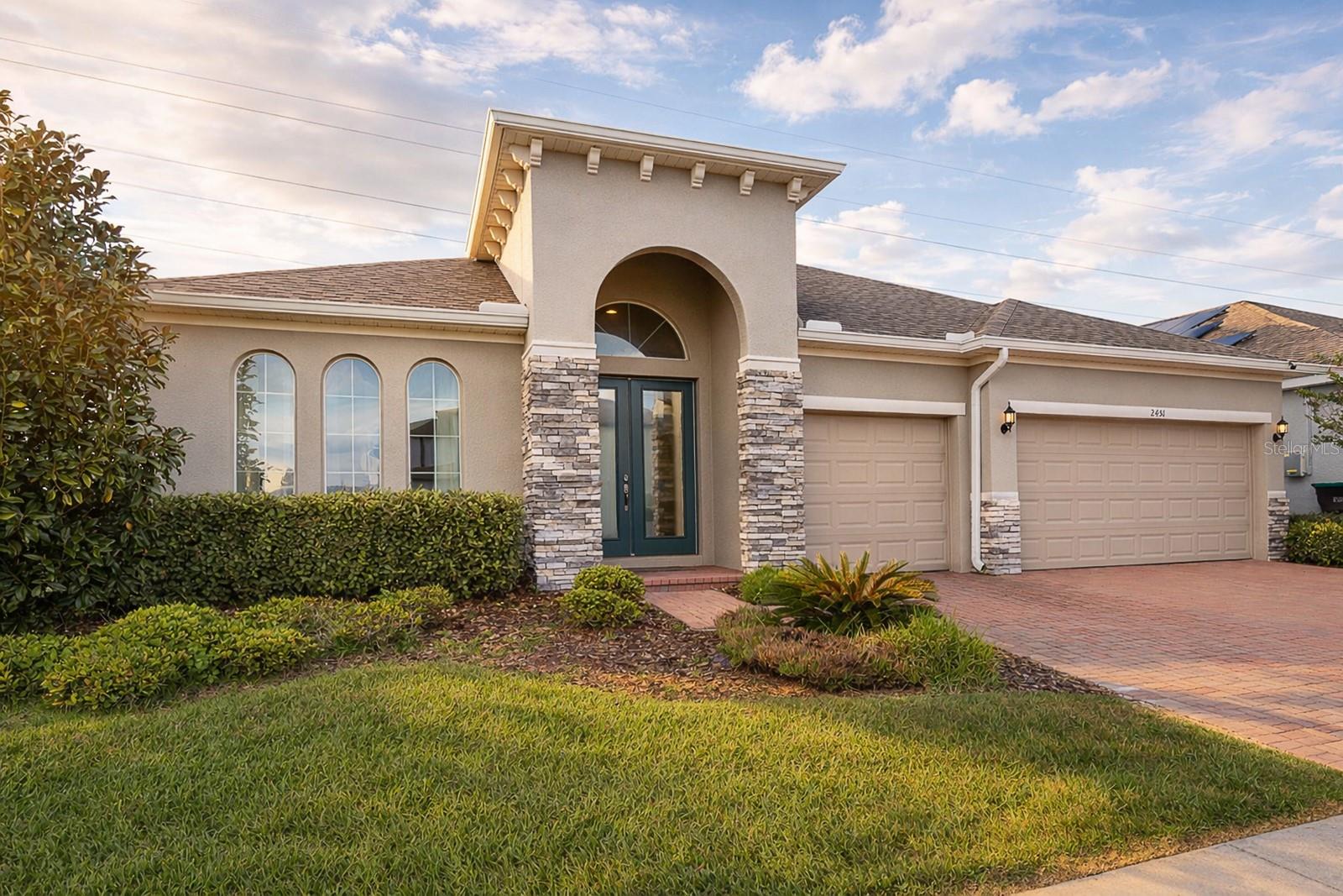 Single Family Residence in ORLANDO, FL - Daniel Dourado