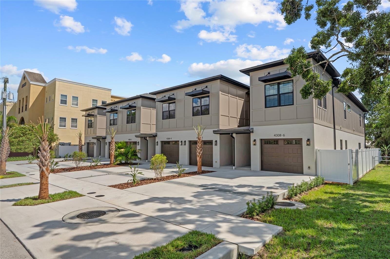 Townhouse in TAMPA, FL - Daniel Dourado