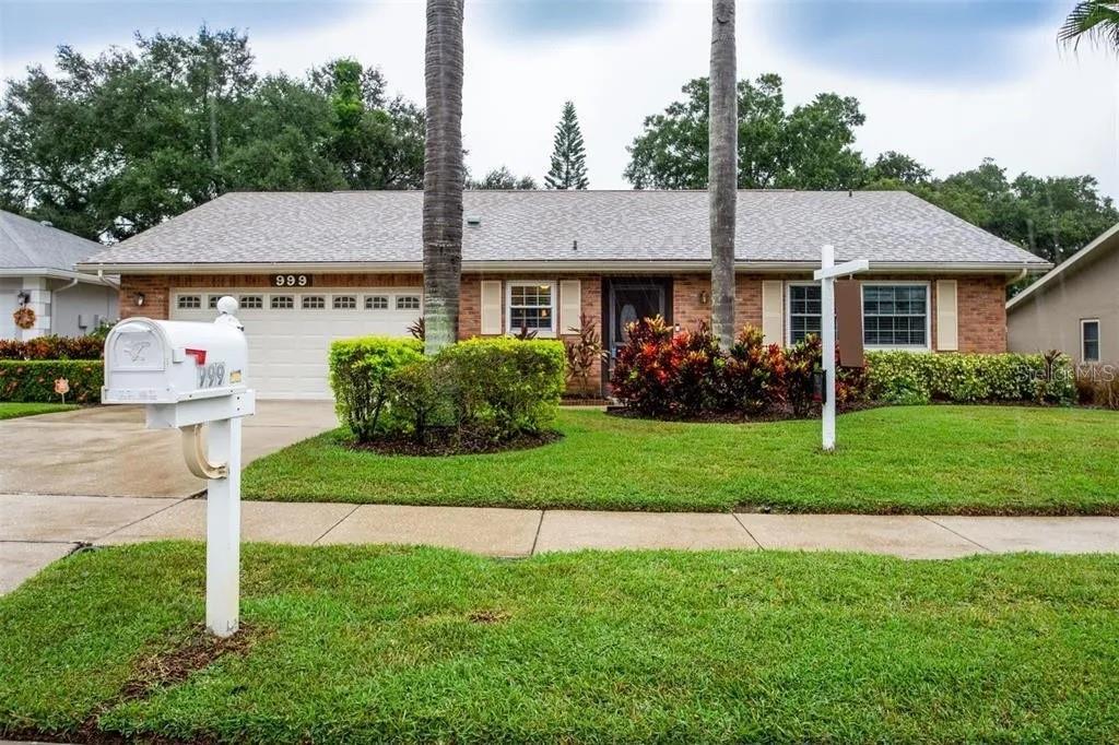 Single Family Residence in PALM HARBOR, FL - Daniel Dourado