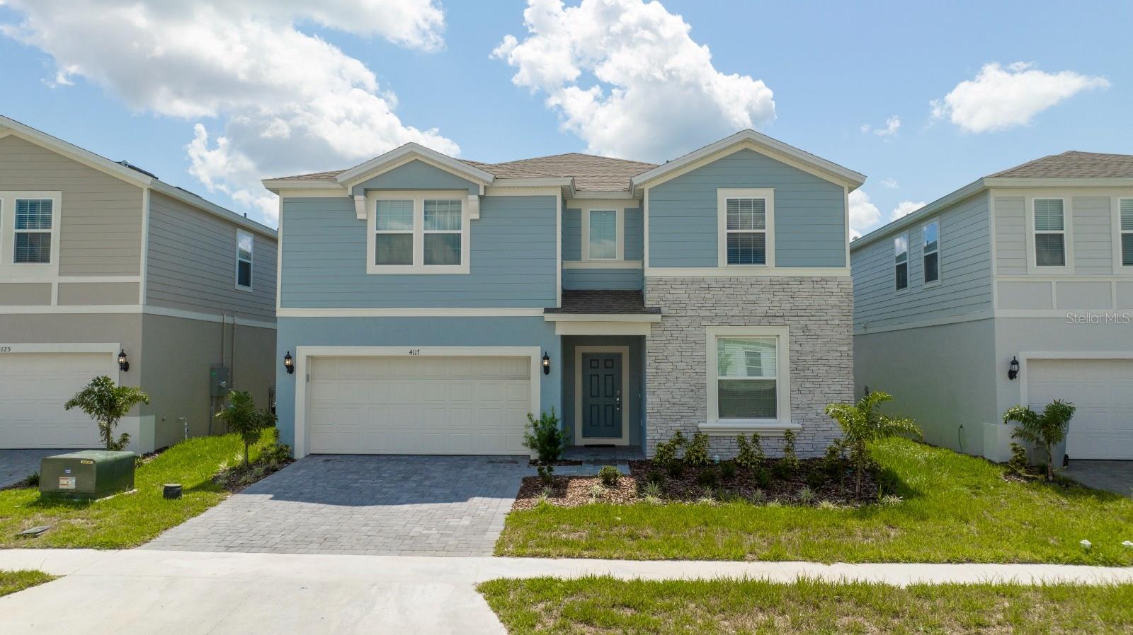 Single Family Residence in DAVENPORT, FL - Daniel Dourado