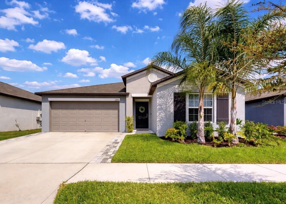 Single Family Residence in RIVERVIEW, FL - Daniel Dourado