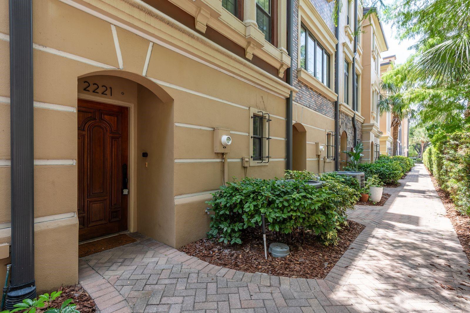 Townhouse in TAMPA, FL - Daniel Dourado