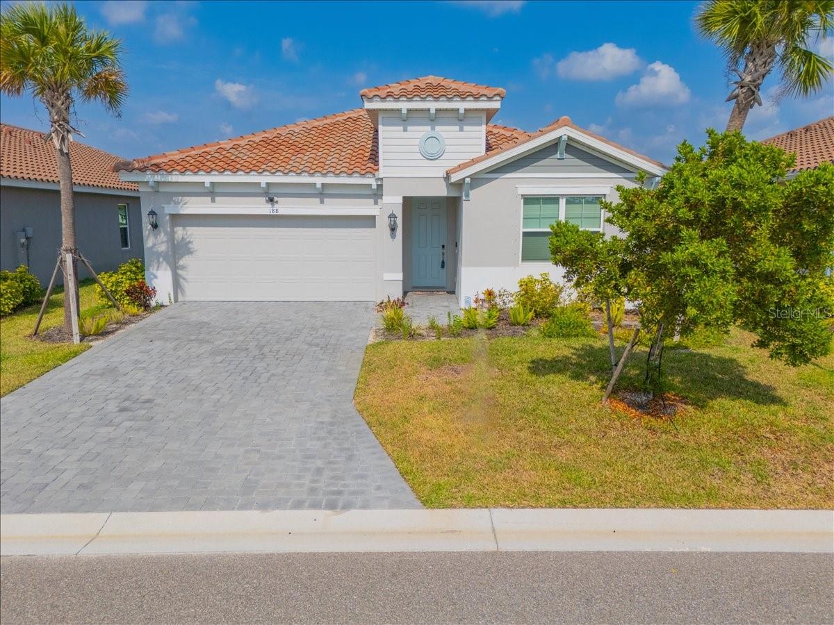 Single Family Residence in NOKOMIS, FL - Daniel Dourado