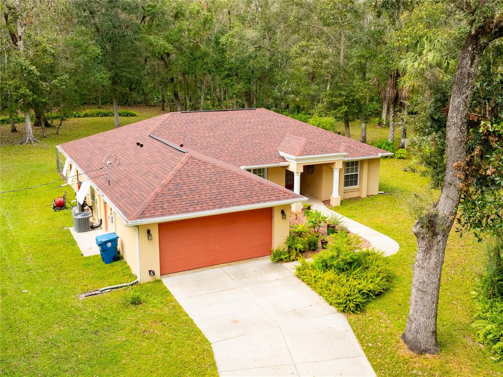 Single Family Residence in BROOKSVILLE, FL - Daniel Dourado