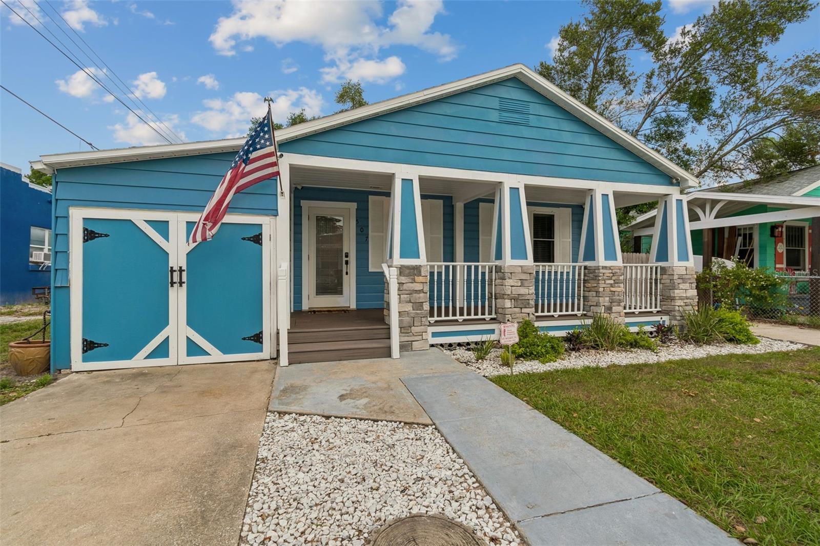 Single Family Residence in TAMPA, FL - Daniel Dourado