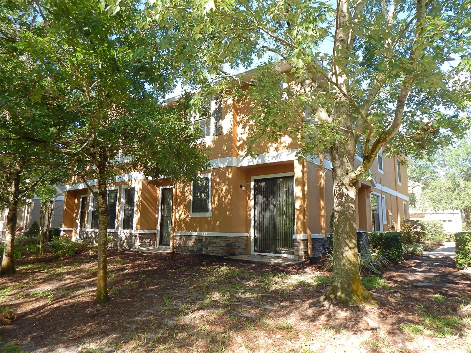 Townhouse in LITHIA, FL - Daniel Dourado