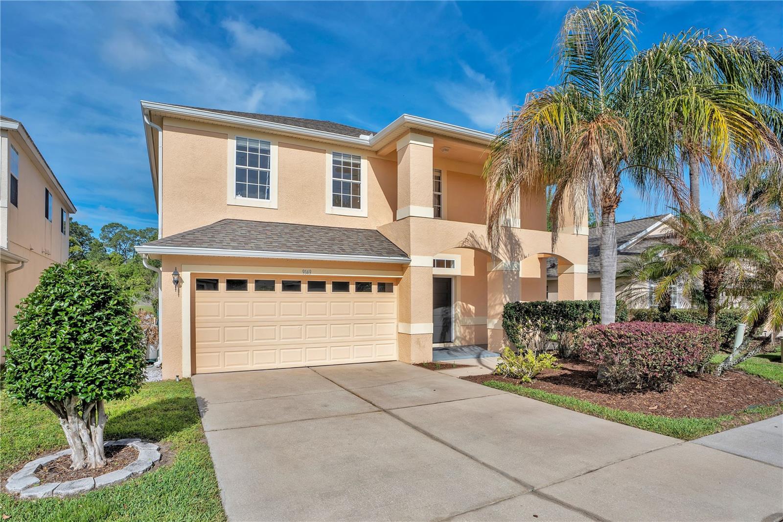Single Family Residence in ORLANDO, FL - Daniel Dourado