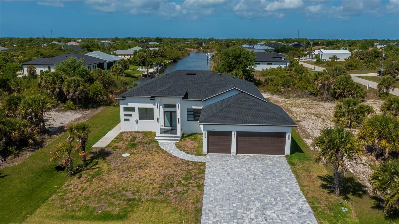 Single Family Residence in PORT CHARLOTTE, FL - Daniel Dourado