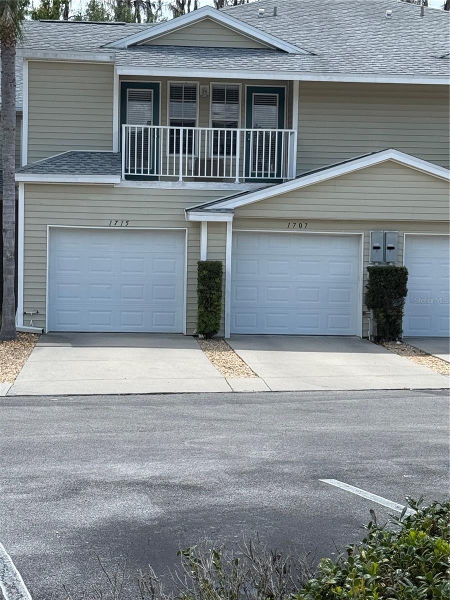 Condominium in LUTZ, FL - Daniel Dourado