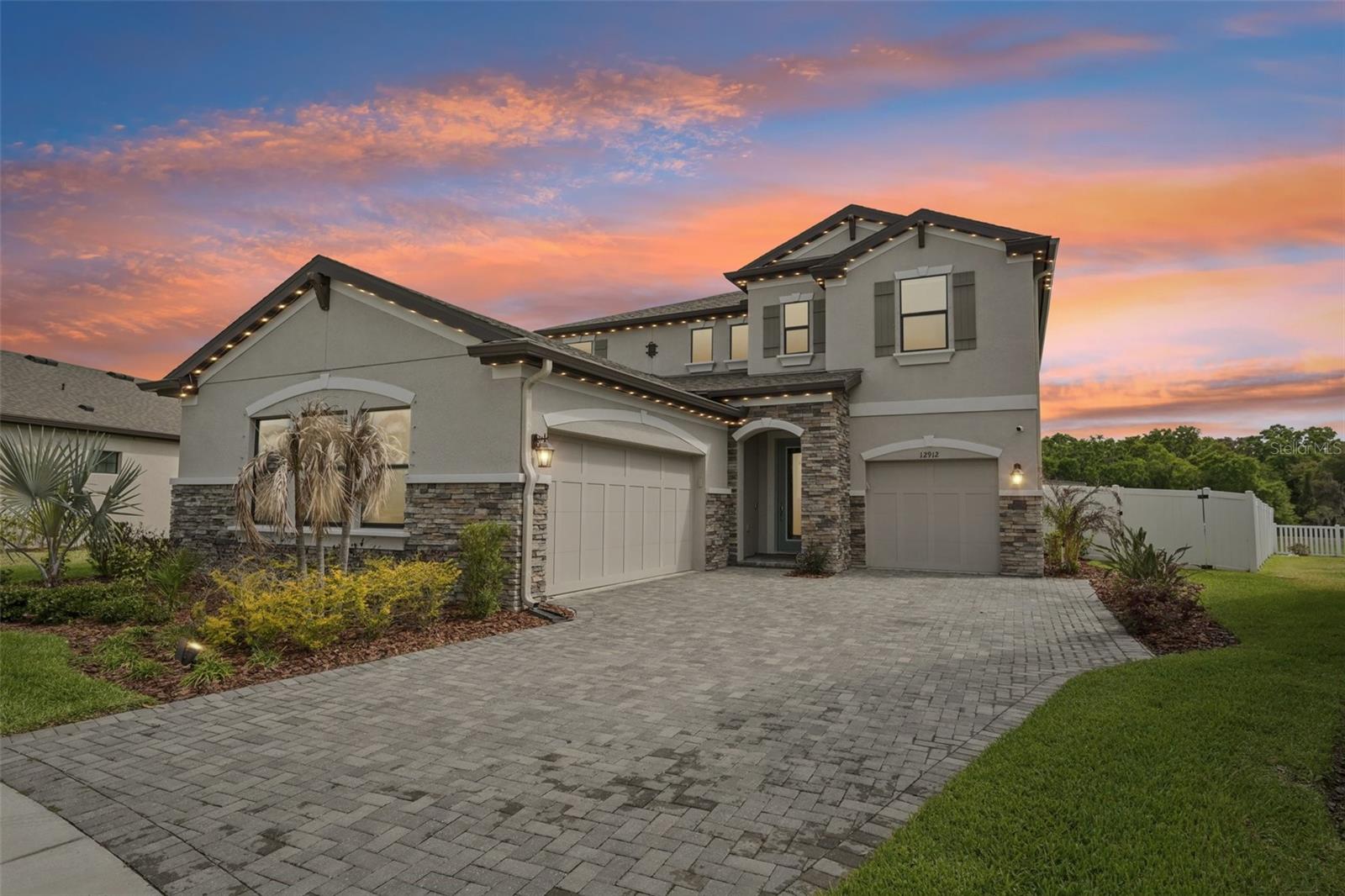 Single Family Residence in RIVERVIEW, FL - Daniel Dourado