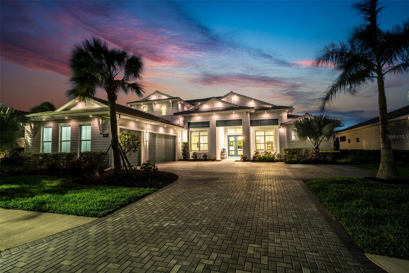 Single Family Residence in LAKEWOOD RANCH, FL - Daniel Dourado