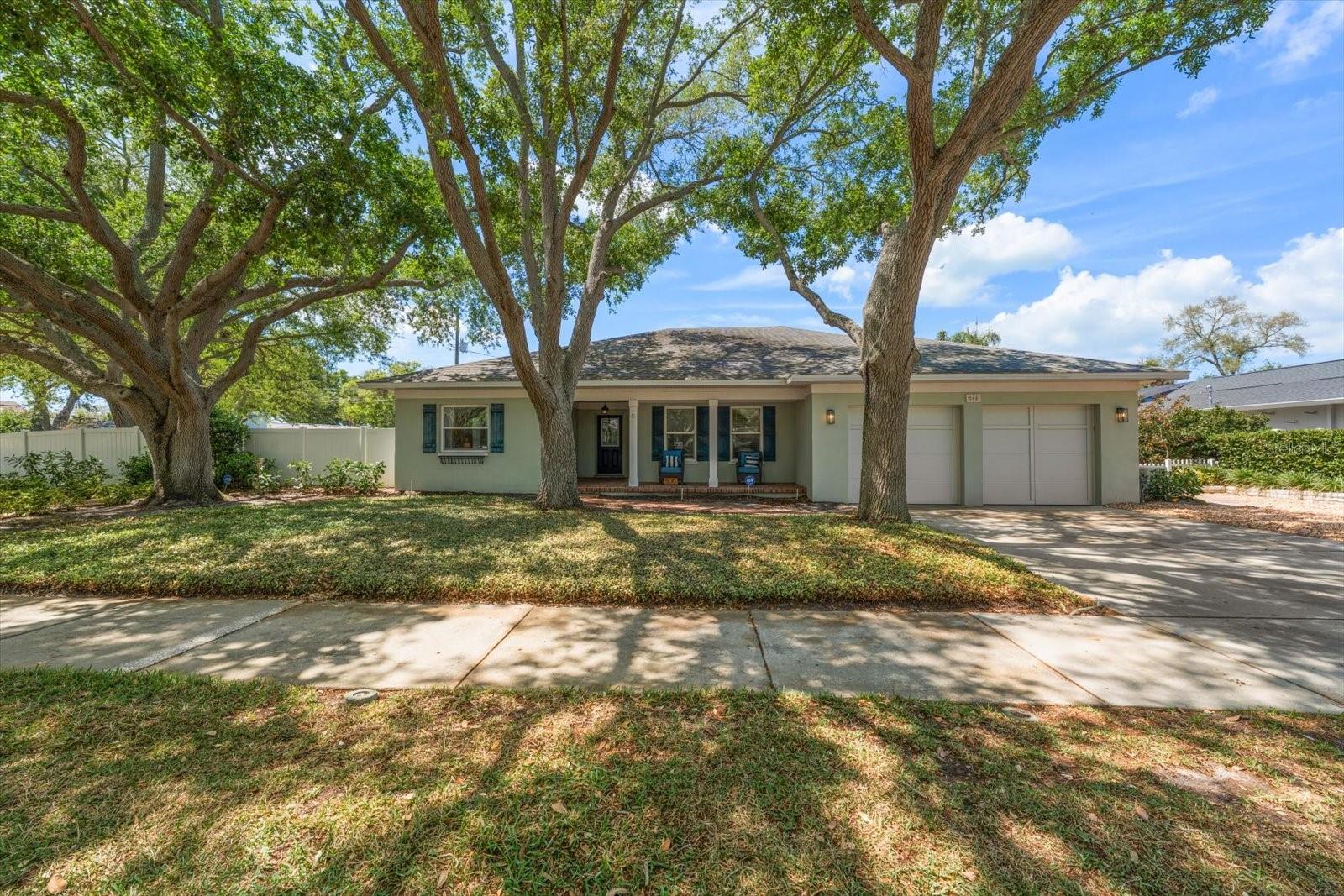 Single Family Residence em BELLEAIR, FL - Daniel Dourado