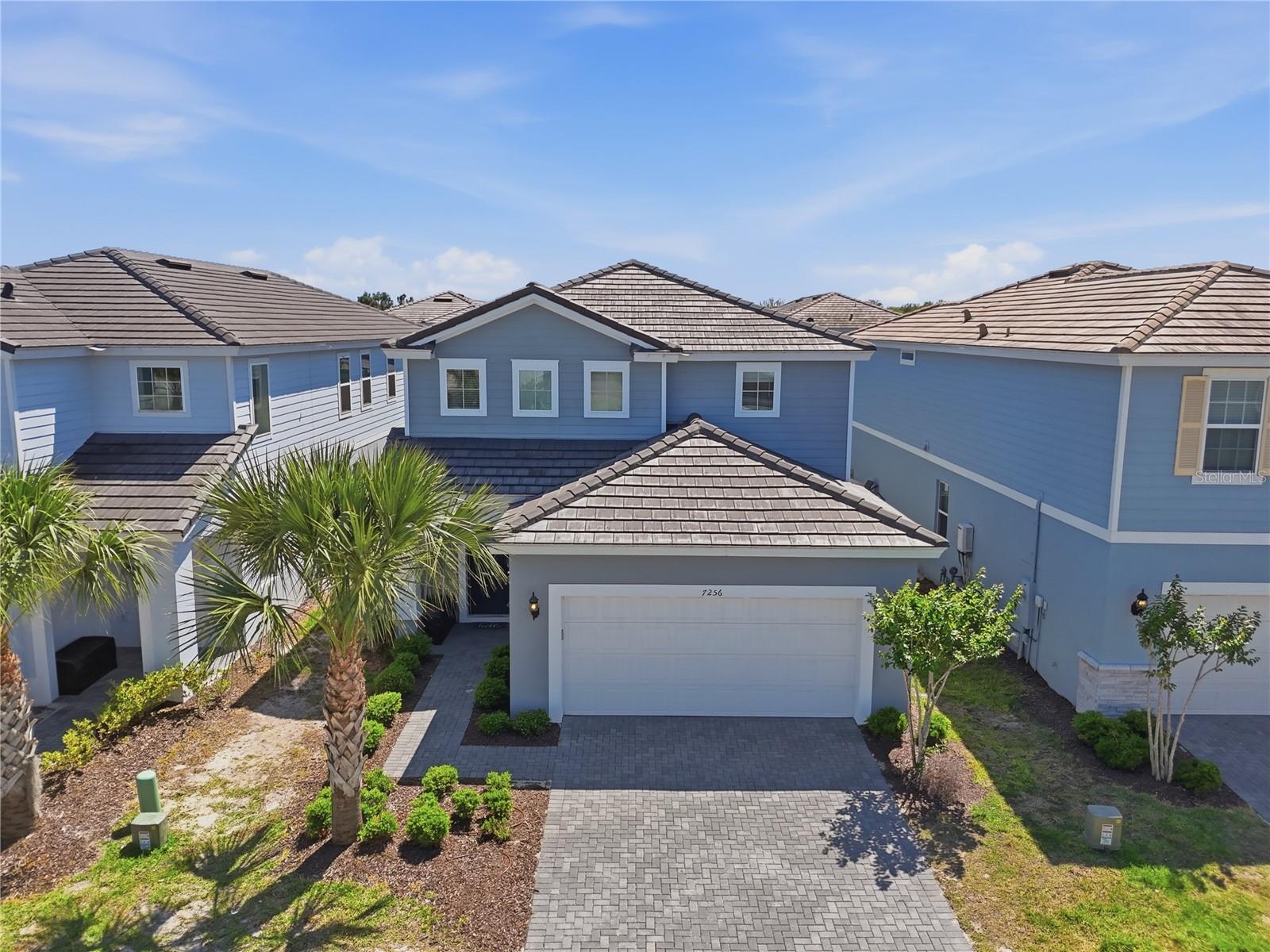 Single Family Residence in DAVENPORT, FL - Daniel Dourado