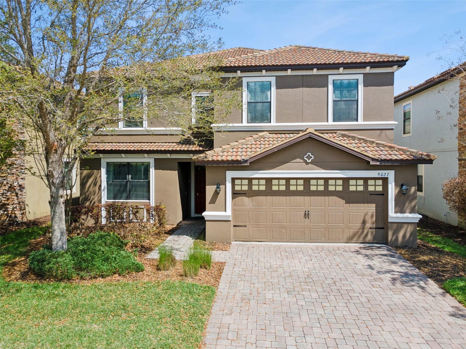 Single Family Residence in DAVENPORT, FL - Daniel Dourado