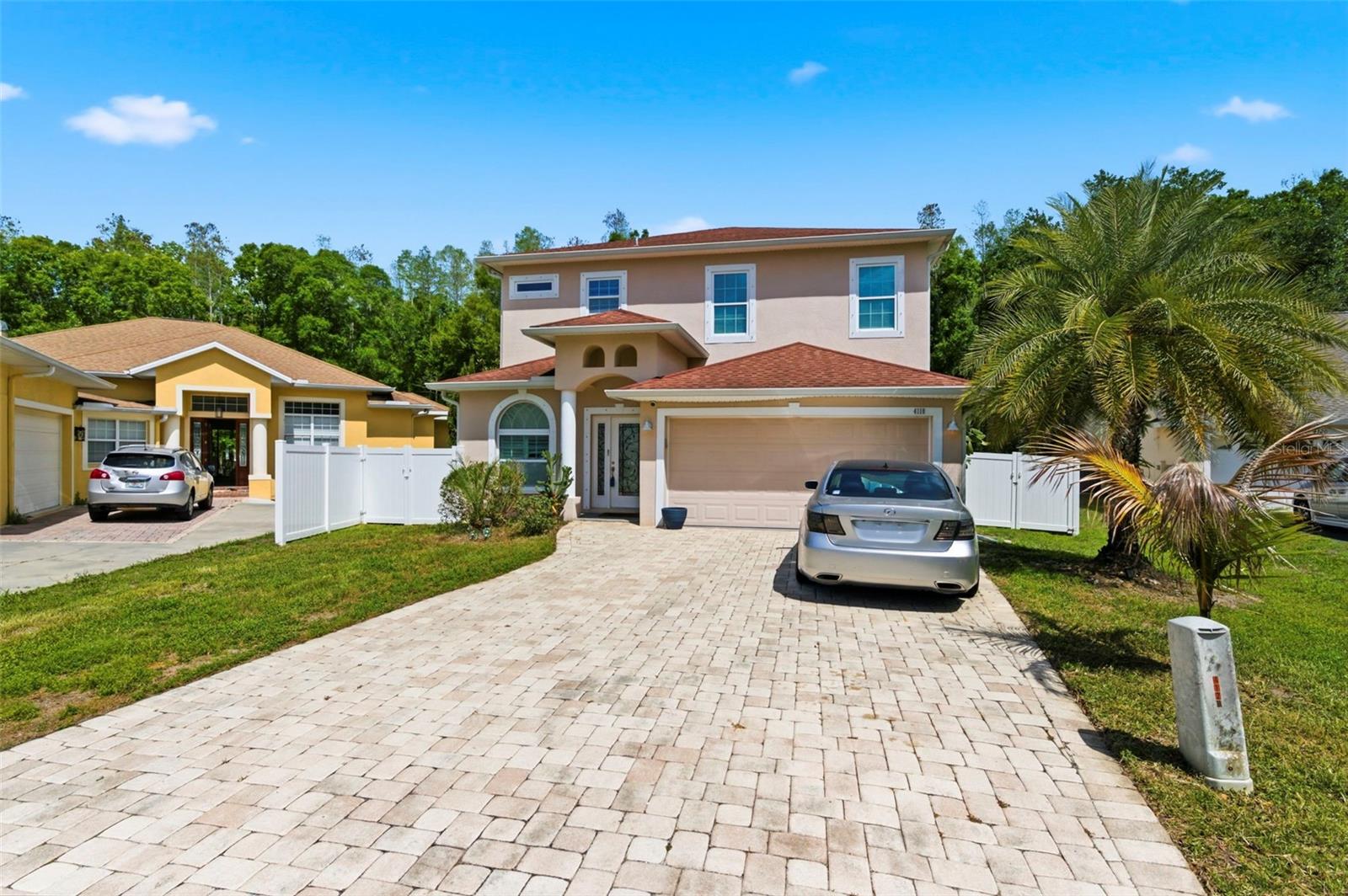 Single Family Residence in TAMPA, FL - Daniel Dourado