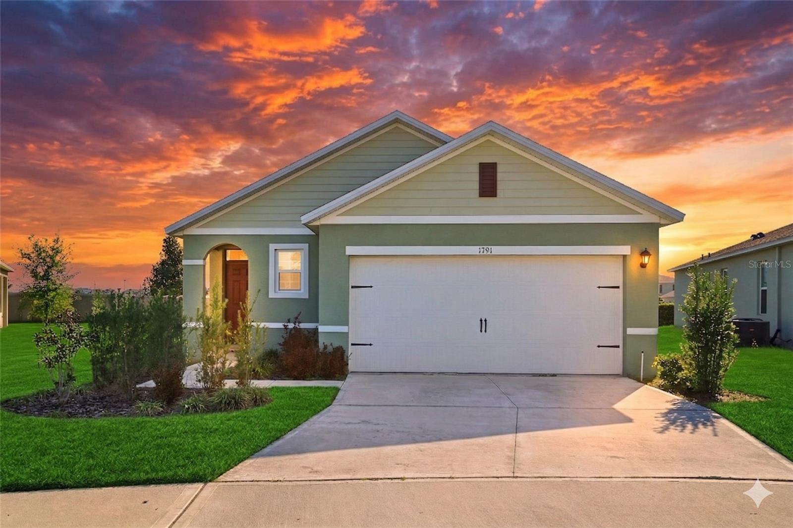 Single Family Residence in DAVENPORT, FL - Daniel Dourado