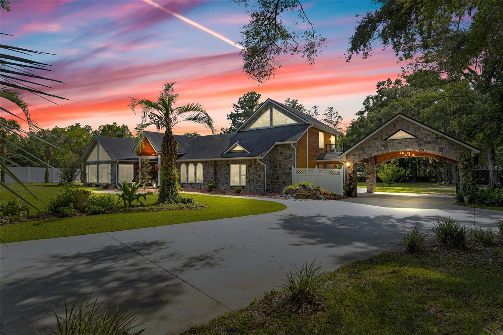 Single Family Residence in LAKE CITY, FL - Daniel Dourado